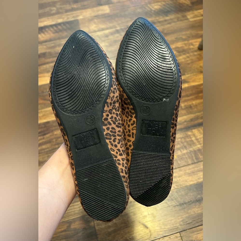 Time and Tru Leopard Print Loafers. Size 7.5 - Picture 7 of 8